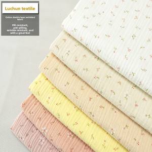 Pyjama pour enfants en tissu crêpe <span class=keywords><strong>de</strong></span> <span class=keywords><strong>gaze</strong></span> bulle 100% <span class=keywords><strong>coton</strong></span> double épaisseur, anti-boulochage, motif floral, texture froissée, idéal post-partum - Product Image 2