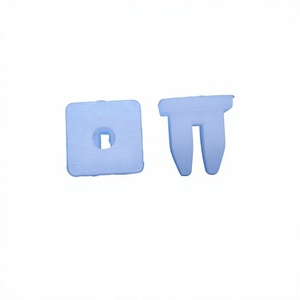 Attaches en plastique pour clips d'éclairage inclinés K37 pour la réparation automobile, remplacement, matériau PP, usage général - Product Image 1