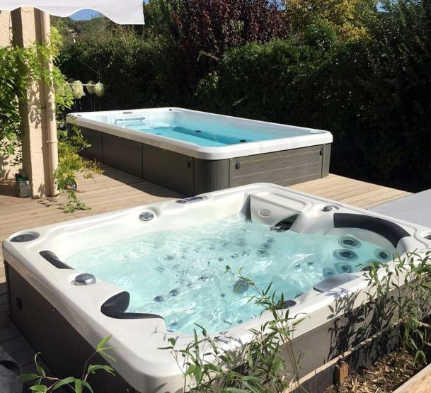 Large Size 6 Persons Spa Bathtub Outdoor Hot Tub With Black Skirt Around