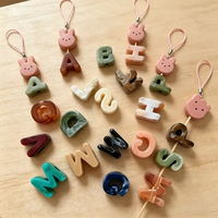 Vente directe usine – Perles alphabétiques en acrylique UV marbré, 26 lettres, perles à grand trou pour la fabrication de porte-clés, chaînes de téléphone et bracelets DIY