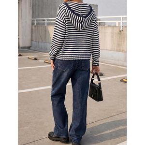 Cardigan à capuche zippé rayé sur mesure pour femme, pull court oversize à manches longues en tricot, tenue d'automne - Product Image 4