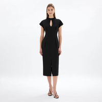 Robe midi moulante noire personnalisée pour femme, style bureau, avec découpe en goutte d'eau, col montant, manches courtes et fente avant