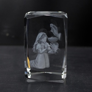Cubo de Cristal Colorido con Grabado 3D, Recuerdos de Primera Comunión con Base de Luz LED - Product Image 5