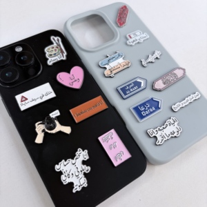 Stock d'usine disponible, pin's en émail souple personnalisable |   Calligraphie arabe gravée sur mesure et thème artistique |   Autocollant de téléphone personnalisé - Product Image 2