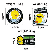 Broche personnalisée en forme de poussin de dessin animé en alliage de zinc, badge personnalisé pour accessoires de sac à dos, épingle à revers polyvalente et mignonne