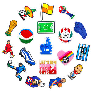 Lot de 18 breloques en plastique sur le thème du football de dessin animé <span class=keywords><strong>pour</strong></span> <span class=keywords><strong>Crocs</strong></span> et sabots de jardin DIY, accessoires fantaisie <span class=keywords><strong>pour</strong></span> chaussures <span class=keywords><strong>Jibbitz</strong></span>, vente en gros - Product Image 5