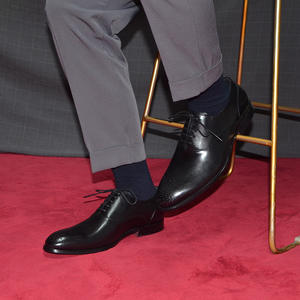 รองเท้าหนังผู้ชายสไตล์คลาสสิกหรูหราใหม่สำหรับงานเลี้ยงธุรกิจทางการรองเท้าแต่งงานสั่งทำได้ - Product Image 5