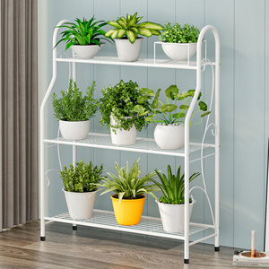 Support à plantes en métal à 3 niveaux, étagère à fleurs simple en fer Suoernuo, étagère de rangement assemblée, support à plantes d'intérieur moderne et économique - Product Image 1