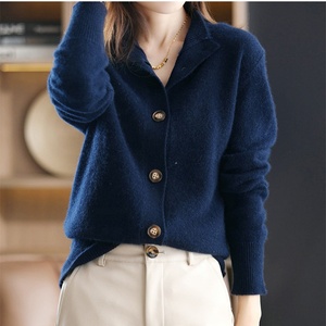 Cardigan <span class=keywords><strong>in</strong></span> <span class=keywords><strong>Cashmere</strong></span> semplice personalizzato OEM/ODM maglione lavorato a bottone cappotto Cardigan con collo alto da <span class=keywords><strong>donna</strong></span> ampio - Product Image 2