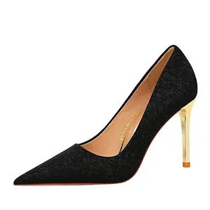 Seksi zarif metal topuk yüksek topuklu kadın ziyafet ayakkabı klasik stiletto kadın ayakkabısı