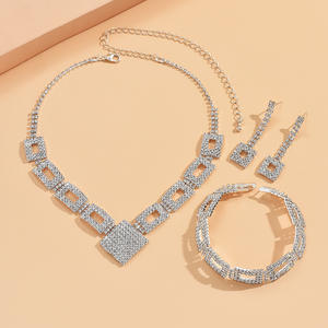 Parures de bijoux de mariage chrétiens en gros d'usine, ensembles de colliers et boucles d'oreilles de mariée en cristal et strass plaqué argent de haute qualité - Product Image 4