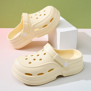 Crocs pour femmes, pantoufles d'été à plateforme, semelle EVA, antidérapantes, pour la plage, 35-40, beige, blanc, noir - Product Image 1