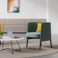 Chaise d'appoint Agora au design moderne avec dossier enveloppé et courbé, structure en bois massif, éponge haute densité, idéale pour le bureau et l'hôpital – Vente directe usine