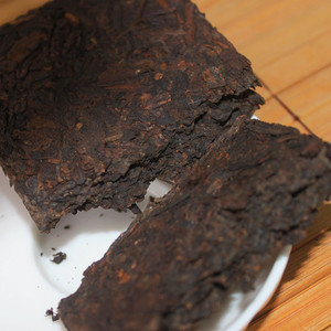 Nhà máy Trung Quốc giá nhãn hiệu riêng puer bánh khỏe mạnh chế độ ăn uống trà giảm béo trà puer 100 gam - Product Image 3