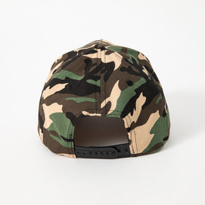 Casquette de baseball <span class=keywords><strong>snapback</strong></span> à 5 panneaux structurée avec patch brodé personnalisé à motif camouflage - Product Image 3
