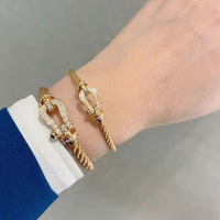 Gelang Gesper Tapal Kuda Berkualitas Tinggi Mewah Ringan Kristal Penuh Tali Kawat Besi Emas Mawar Perhiasan DIY Wanita Hadiah Ulang Tahun