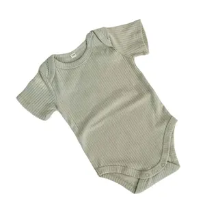 カスタムリブベビーロンパース衣装夏幼児ジャンプスーツソリッドフライスリーブ品質新生児ロンパース布