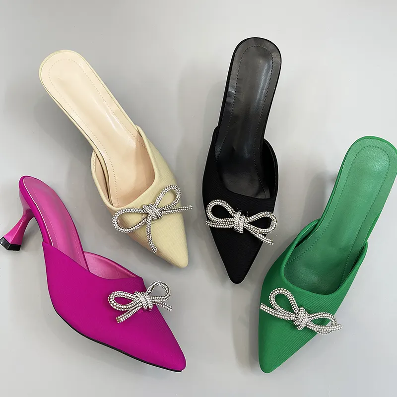Sepatu wanita hak tinggi mode sandal hak bagal Slip On ujung runcing gesper persegi berlian imitasi kualitas tinggi