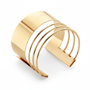 Bracelet en métal minimaliste au design élégant, adapté aux occasions décontractées ou formelles, à superposer ou comme accessoire de style personnel - Product Image 1