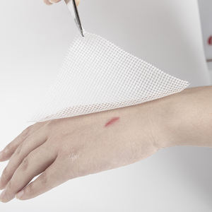 شاش طبي جراحي غير معقم بالبارافين مع قطن طبي ماص <span class=keywords><strong>100%</strong></span> وجيلي بترولاتوم، معتمد من TUV، مقاسات 5x5-15x20 سم - Product Image 2