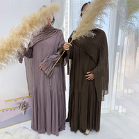 Abaya plissée de grande taille en tissu tencel haute densité assortie aux poignets élastiques avec écharpe