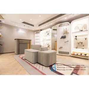 Hot Selling Clothes And Hats Store Display Shelf Middle Wood Veneer Table Garment Shop Display Wall Mounted Hats Stand