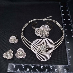 Yulaili - Juego <span class=keywords><strong>de</strong></span> Joyas para Mujer con Diseño <span class=keywords><strong>de</strong></span> Beso y Abrazo, Estilo Dubái, con Pedrería, Chapado en Oro, para Bodas y Fiestas - Product Image 5