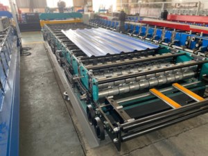 Machine de formage à froid de tôles trapézoïdales à grande vitesse <span class=keywords><strong>pour</strong></span> la production de panneaux de <span class=keywords><strong>toiture</strong></span> métalliques - Product Image 4