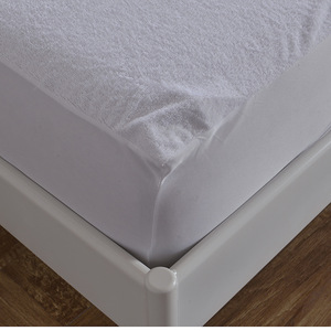 Protège-matelas imperméable hypoallergénique en tissu éponge - Product Image 4
