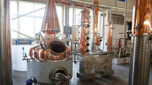 เครื่องกลั่นแอลกอฮอล์ผลไม้แบบ500L-2000L คอลัมน์อุตสาหกรรมอุปกรณ์การกลั่นด้วยไอน้ำแบบนิ่ง - Product Image 6