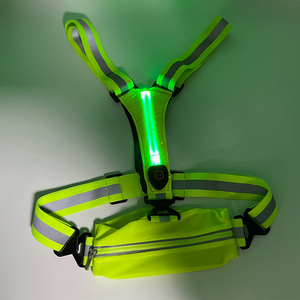 Riñonera LED personalizada al por mayor, chaleco impermeable ajustable para correr de noche, cargador USB, chaleco reflectante deportivo con flash de alta visibilidad - Product Image 4