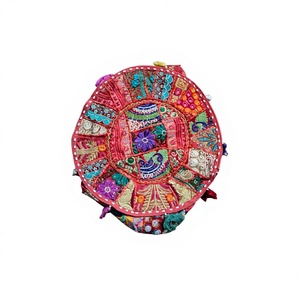 ปลอกหมอนอิงปักลายโบฮีเมียน Shree Radha Govind สีแดง ขนาด 18 นิ้ว สำหรับตกแต่ง ใช้ได้ทั้งชายและหญิง - Product Image 1