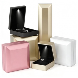 Boîte à bijoux LED en gros, boîte à bijoux chinoise fantaisie personnalisée avec lumière, boîte à bijoux de qualité supérieure pour bague et collier - Product Image 6