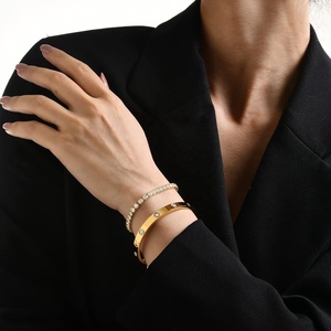 Đồ Trang Sức Thời Trang 18K Vàng Thép Không Gỉ Zircon Chuỗi Tennis Vòng Đeo Tay Và Zircon Tình Yêu <span class=keywords><strong>Bangles</strong></span> <span class=keywords><strong>2</strong></span> Mảnh Vòng Đeo Tay Bộ Cho Phụ Nữ - Product Image 5
