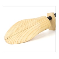 Nouvelles formes de maintien de chaussures en bois de pin pour hommes, personnalisables, pour voyage, de marque, en vente directe usine