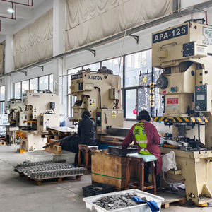 Produits en tôle d'acier inoxydable et d'aluminium OEM, service de fabrication de tôles sur mesure avec découpe laser - Product Image 5