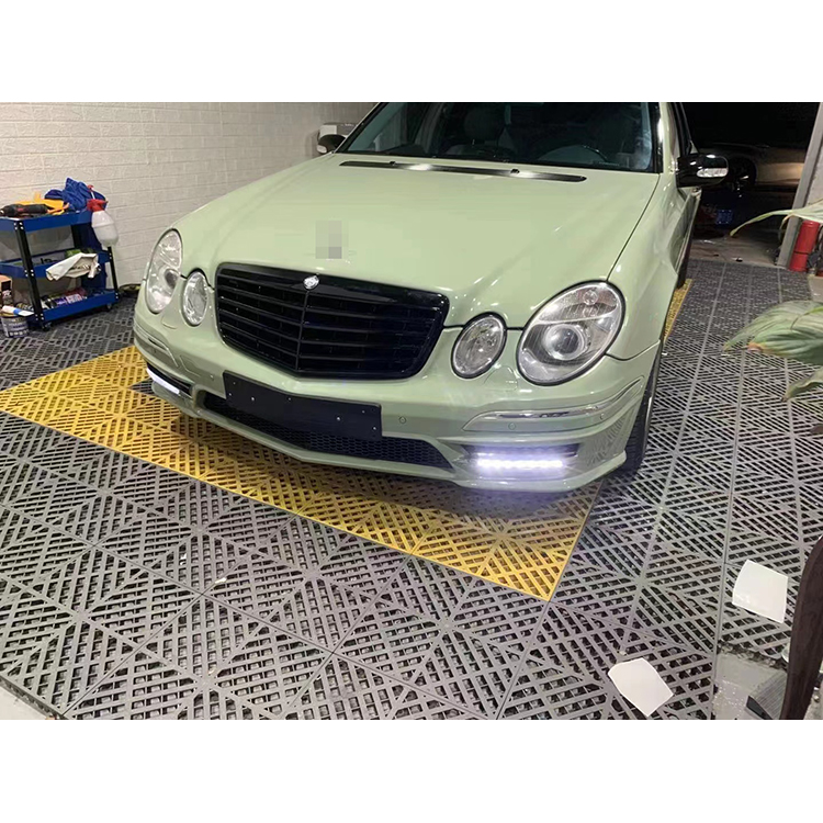メルセデスベンツ 社外E63タイプ フロントバンパーガーニッシュ