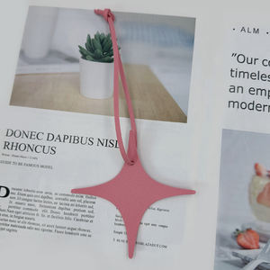 Porte-clés en cuir PU en forme <span class=keywords><strong>de</strong></span> croix et étoile, breloques mignonnes pour sacs à main, vente en gros, pour l'Arabie Saoudite, le Qatar, les Émirats arabes unis, le Koweït - Product Image 4