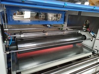 Machine de travail du bois CNC pour le laminage de panneaux en MDF avec effet brillant en PP Soft Touch PET et collage PUR