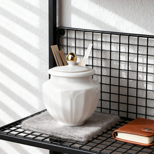 Qianrui Hochwertige Weiße Keramikdose mit Deckel QR035A Weiße Porzellan-Vorratsdose Kleine Tischdekoration Keramik-Aufbewahrungsdosen - Product Image 5