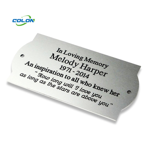Placas de identificación de lápidas personalizadas Placa de identificación de metal de aluminio Signo Impresión colorida Placas de nombre con pegatinas - Product Image 1