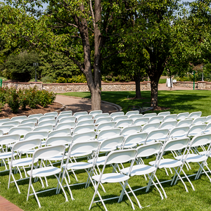 Chaise pliante en plastique portable de conception moderne pour la vente en gros, idéale pour les événements extérieurs, les mariages, les banquets, les restaurants, les hôtels et les salles à manger - Product Image 4