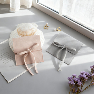Pochette d'emballage en microfibre de luxe en gros avec impression de logo personnalisé pour la présentation et le rangement de bijoux - Product Image 2