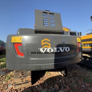 Pompe de moteur d'excavatrice hydraulique sur chenilles VOLVO EC210 d'occasion, puissante et économe en carburant, pour la réhabilitation des infrastructures post-conflit - Product Image 3