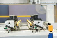 Routeur CNC à double tête Broche horizontale en bois ATC Centre de traitement des panneaux de porte composite CNC pour le perçage de trous de serrures de portes