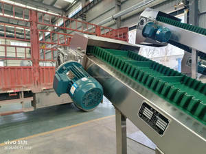 Hazne ile paslanmaz çelik eğimli yükleme ve boşaltma tırmanma etek yeşil yassı bantlı taşıyıcı - Product Image 4