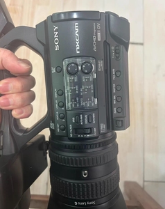 กล้องวิดีโอ Sony HXR-NX100 Full HD NXCAM แบบเซ็นเซอร์ 1.0 ชนิด 1920x1080 ความละเอียดสูง เหมาะสำหรับบันทึกงานแต่งงาน - Product Image 6