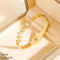 Bracelet manchette ajouré en acier inoxydable 304/316 plaqué or 18 carats avec fleur en zircon, bijoux féminins personnalisés de luxe léger et exquis