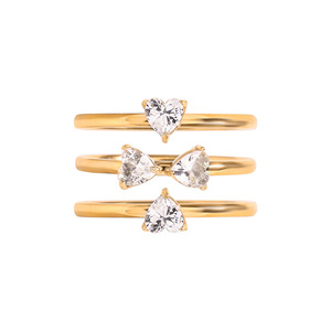 Anello di diamanti a forma di fiore a forma di cuore 3 pezzi set di anelli in acciaio inox placcato oro Non appannamento - Product Image 6