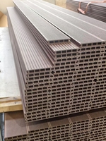 Plancher composite bois-plastique WPC de fabrication chinoise, revêtement de terrasse WPC extérieur à grain de bois pour parcs